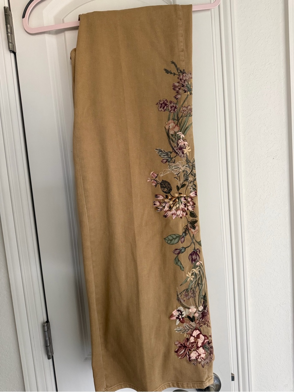 Chicos Mustard Floral Embroidered Women’s Jeans Size 2 (14)